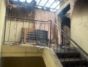 Yangın çıkan çatı katındaki dairede kadın cesedi bulundu